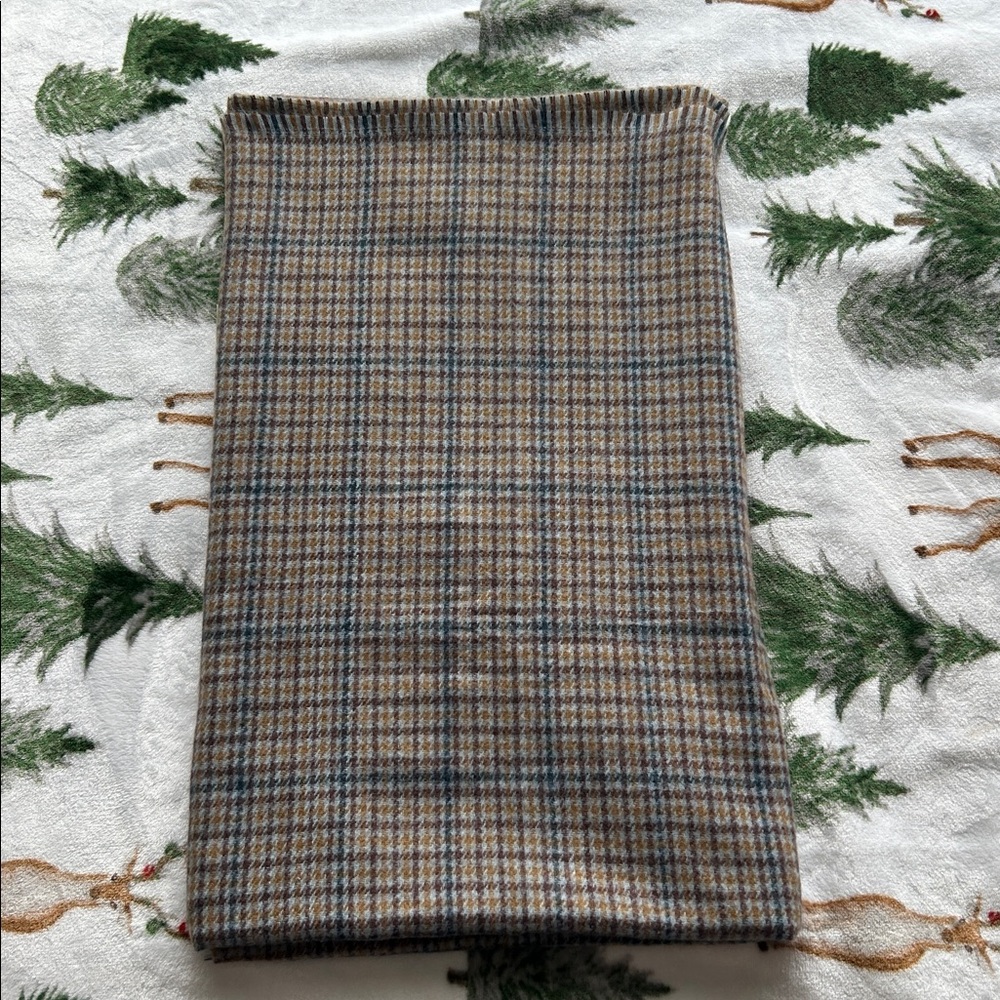 Pretty 37x82" acrylic brown navy gold large and soft  scarf never worn